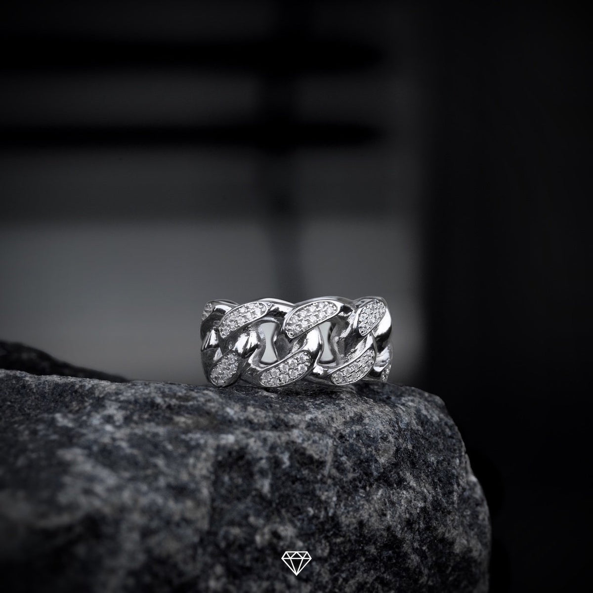 DIAMOND CUBAN RING IN WHITE GOLD